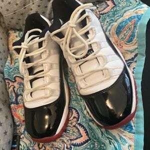 Jordan 11 lows concord breds